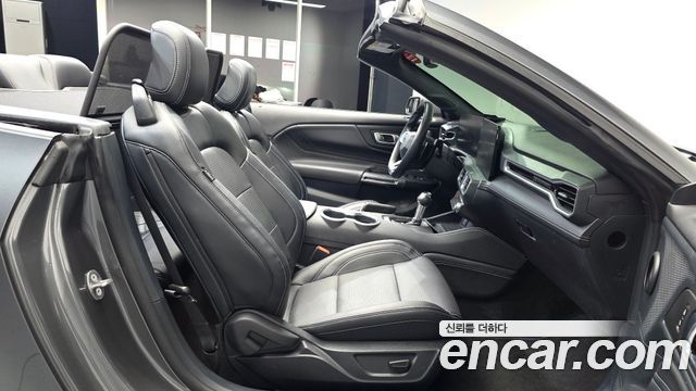 Ford Mustang (VII) 2.3 Ecoboost Premium Convertible 2024 — фото 26