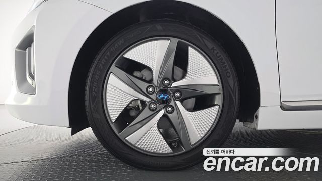 Hyundai Ioniq Hybrid 1.6 HEV Q 2020 — фото 5