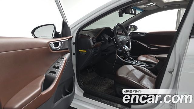 Hyundai Ioniq Hybrid 1.6 HEV Q 2020 — фото 10