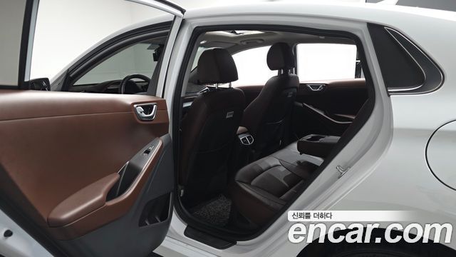 Hyundai Ioniq Hybrid 1.6 HEV Q 2020 — фото 12