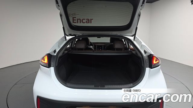 Hyundai Ioniq Hybrid 1.6 HEV Q 2020 — фото 20