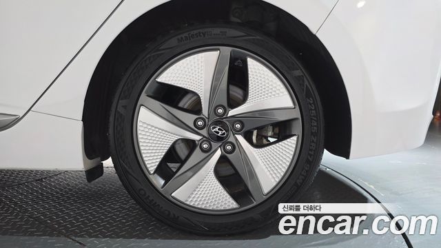 Hyundai Ioniq Hybrid 1.6 HEV Q 2020 — фото 21