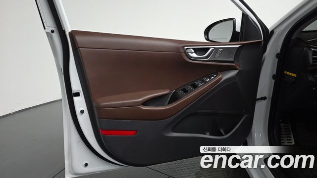 Hyundai Ioniq Hybrid 1.6 HEV Q 2020 — фото 24