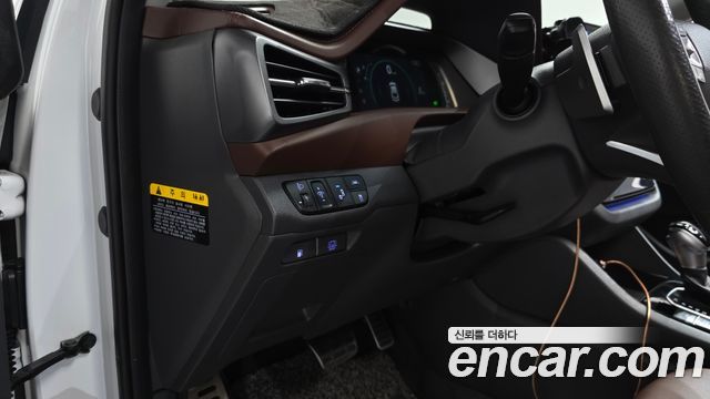 Hyundai Ioniq Hybrid 1.6 HEV Q 2020 — фото 29