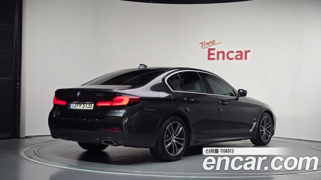BMW 5 Series (G30) 520i M Sport 2021 — фото 2