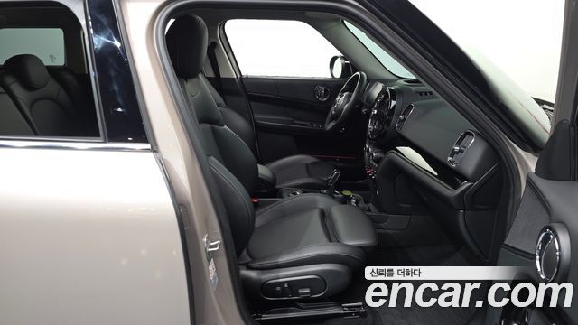 MINI Cooper D Countryman ALL4 Classic Plus 2nd 2022 — фото 26