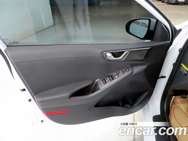 Hyundai Ioniq Hybrid 1.6 HEV I 2020 — фото 18