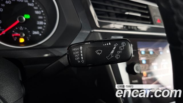 Volkswagen Tiguan (II) 2.0 TDI Prestige 2020 — фото 32