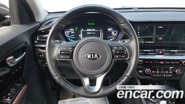 Kia Niro 1.6 HEV Noblesse Special 2020 — фото 15
