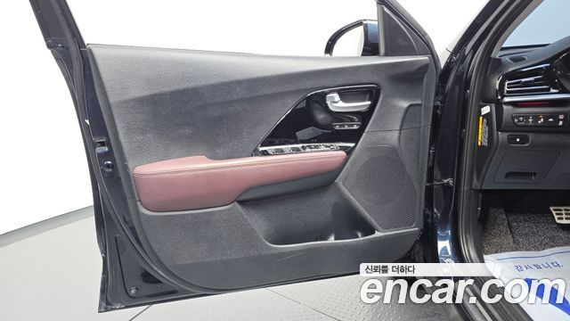 Kia Niro 1.6 HEV Noblesse Special 2020 — фото 24