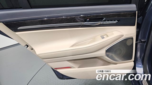 Genesis EQ900 5.0 GDI AWD Prestige 2016 — фото 25
