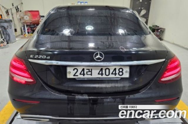 Mercedes-Benz E-Class (W213) E220d Avantgarde 2017 — фото 2