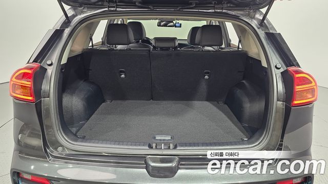 Kia Niro EV Prestige 2022 — фото 20