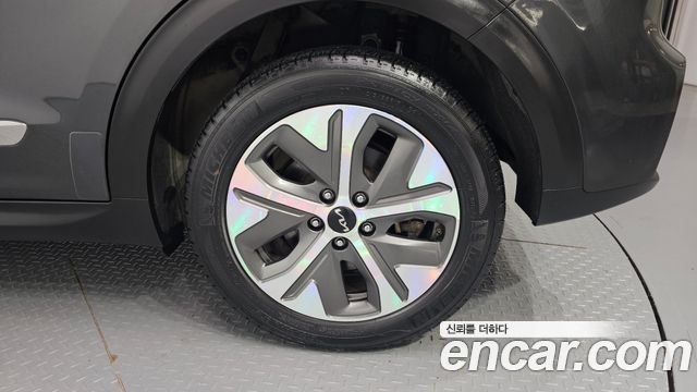 Kia Niro EV Prestige 2022 — фото 21