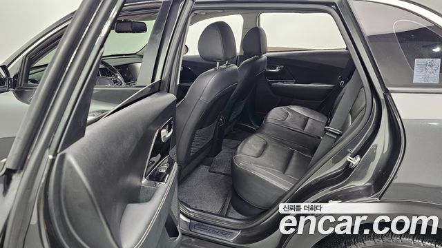 Kia Niro EV Prestige 2022 — фото 33