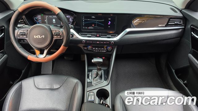 Kia Niro 1.6 HEV Noblesse 2022 — фото 7