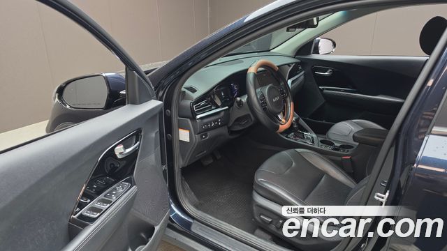 Kia Niro 1.6 HEV Noblesse 2022 — фото 10