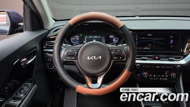 Kia Niro 1.6 HEV Noblesse 2022 — фото 13