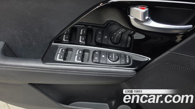 Kia Niro 1.6 HEV Noblesse 2022 — фото 27