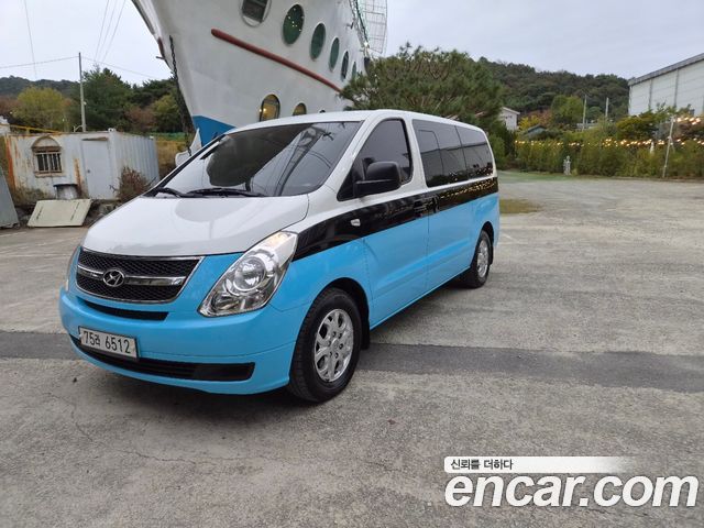 Hyundai Grand Starex 12-Seater Wagon CVX Deluxe