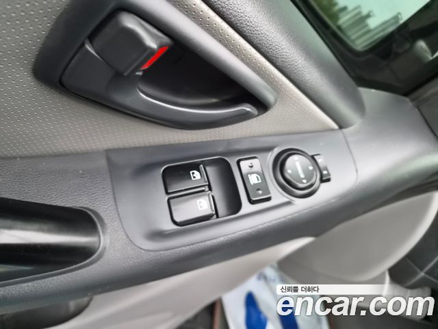 Hyundai Grand Starex 12-Seater Wagon CVX Deluxe 2012 — фото 15