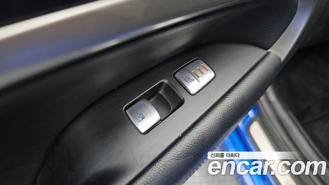 Genesis G70 Gasoline 2.0T 4WD 2023 — фото 19