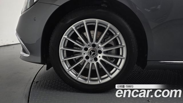 Mercedes-Benz E-Class (W213) E250 Exclusive 2022 — фото 5