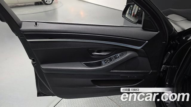 BMW 5 Series (F10) 520d 2015 — фото 24