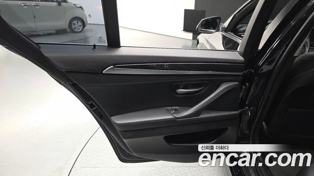 BMW 5 Series (F10) 520d 2015 — фото 25
