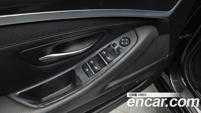 BMW 5 Series (F10) 520d 2015 — фото 28