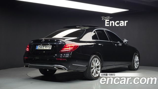 Mercedes-Benz E-Class (W213) E300 4MATIC Exclusive 2019 — фото 2