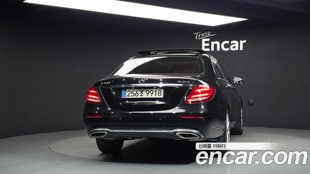 Mercedes-Benz E-Class (W213) E300 4MATIC Exclusive 2019 — фото 4