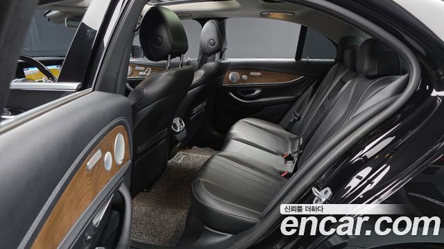 Mercedes-Benz E-Class (W213) E300 4MATIC Exclusive 2019 — фото 26