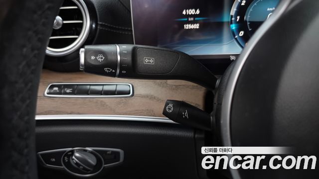 Mercedes-Benz E-Class (W213) E300 4MATIC Exclusive 2019 — фото 33