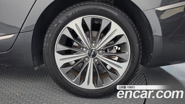 Kia K8 2.5 Gasoline 2WD Noblesse 2022 — фото 21