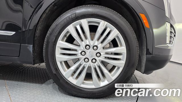 Cadillac XT5 3.6 Premium AWD 2019 — фото 21