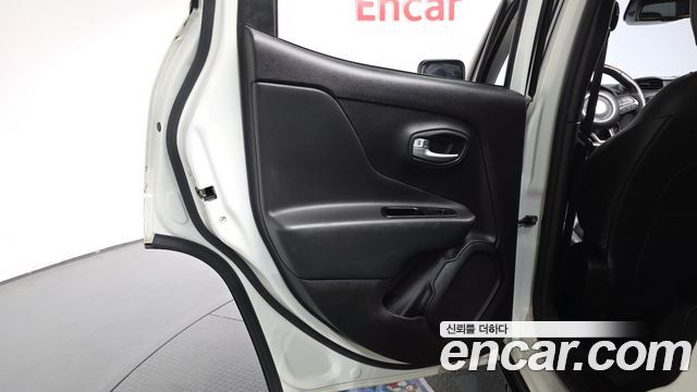 Jeep Renegade 1.6 Diesel Limited 2020 — фото 25