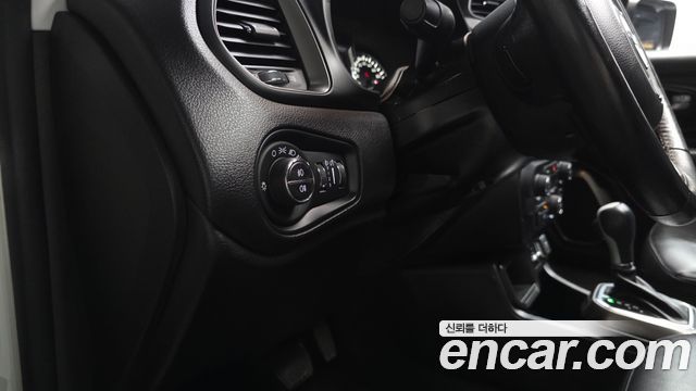 Jeep Renegade 1.6 Diesel Limited 2020 — фото 28