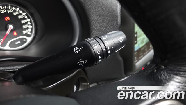 Jeep Renegade 1.6 Diesel Limited 2020 — фото 30