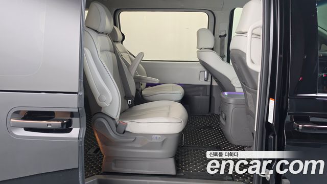 Hyundai Staria L3.5 Lounge 9-Seater Inspiration 2022 — фото 11