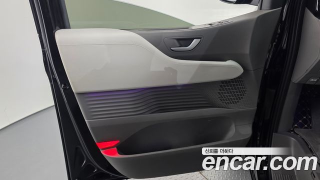 Hyundai Staria L3.5 Lounge 9-Seater Inspiration 2022 — фото 24