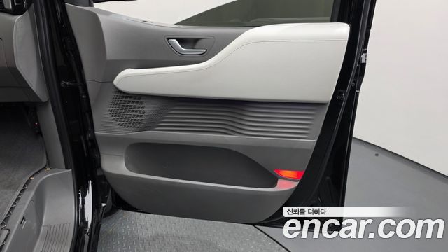 Hyundai Staria L3.5 Lounge 9-Seater Inspiration 2022 — фото 25