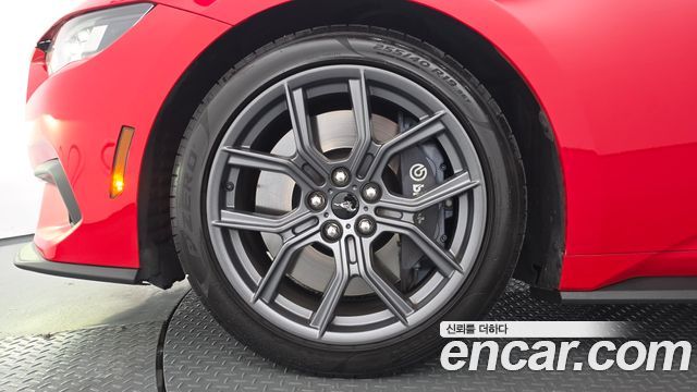 Ford Mustang (VII) 2.3 Ecoboost Premium Convertible 2024 — фото 5