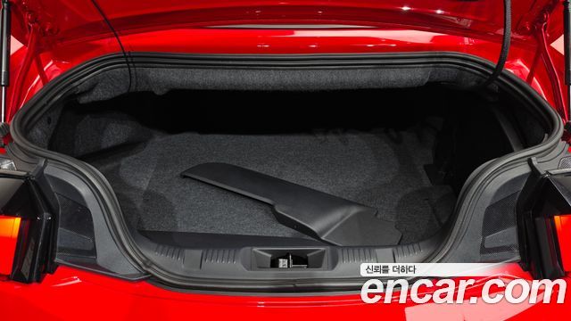 Ford Mustang (VII) 2.3 Ecoboost Premium Convertible 2024 — фото 19