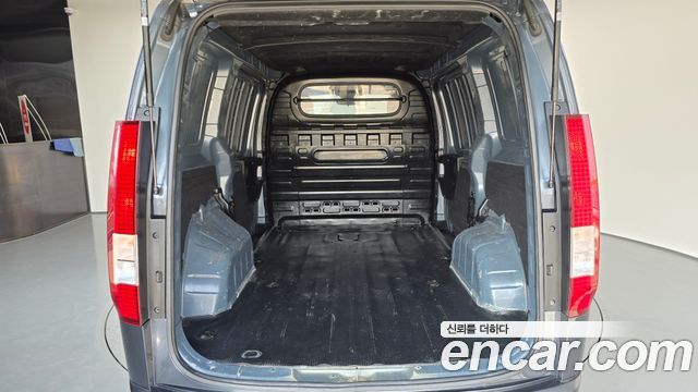 Hyundai Staria L3.5 Cargo 3-Seater Modern 2022 — фото 20