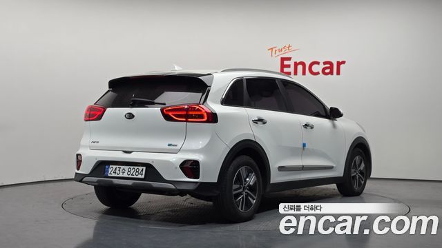 Kia Niro 1.6 HEV Prestige 2021 — фото 2