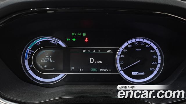 Kia Niro 1.6 HEV Prestige 2021 — фото 8