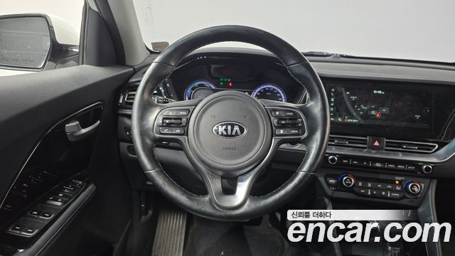 Kia Niro 1.6 HEV Prestige 2021 — фото 12
