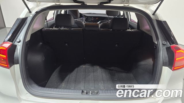 Kia Niro 1.6 HEV Prestige 2021 — фото 20
