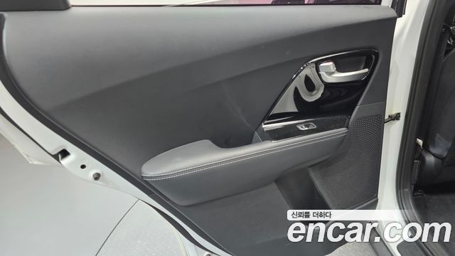 Kia Niro 1.6 HEV Prestige 2021 — фото 25
